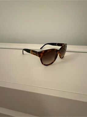 Burberry Men’s Tortoiseshell Sunglasses with Brown Gradient Lenses